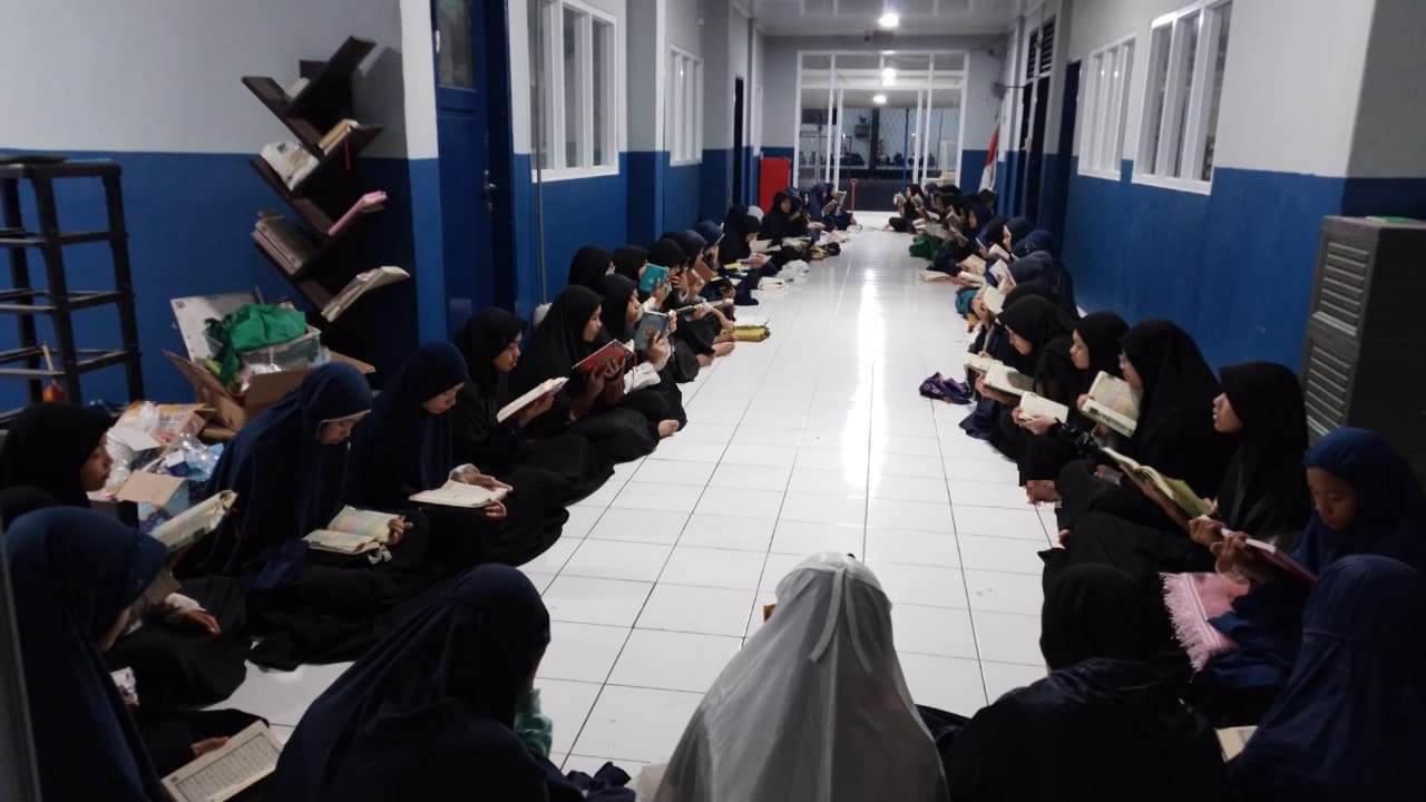 Al Kahfi tiap malam Jum'at 