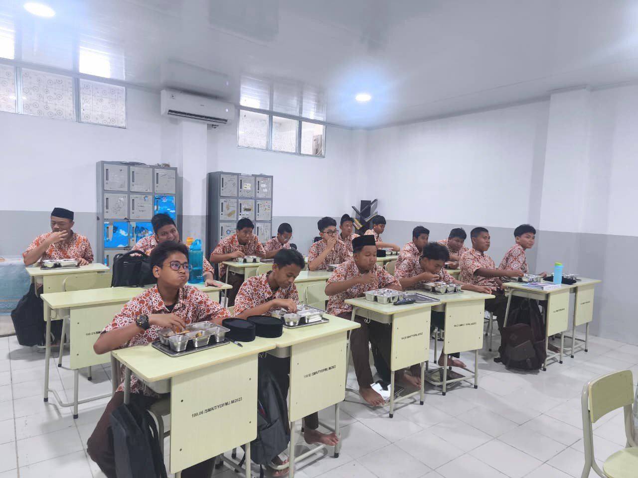 Istirahat & Makan Siang