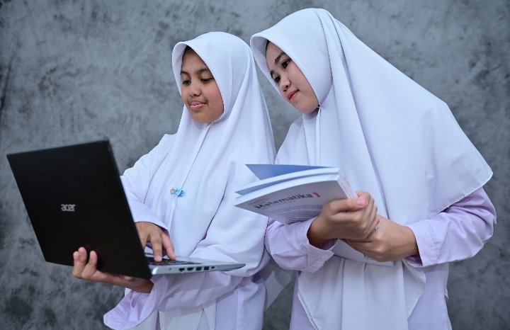 SMAIT (Sekolah Menengah Atas Islam Terpadu)